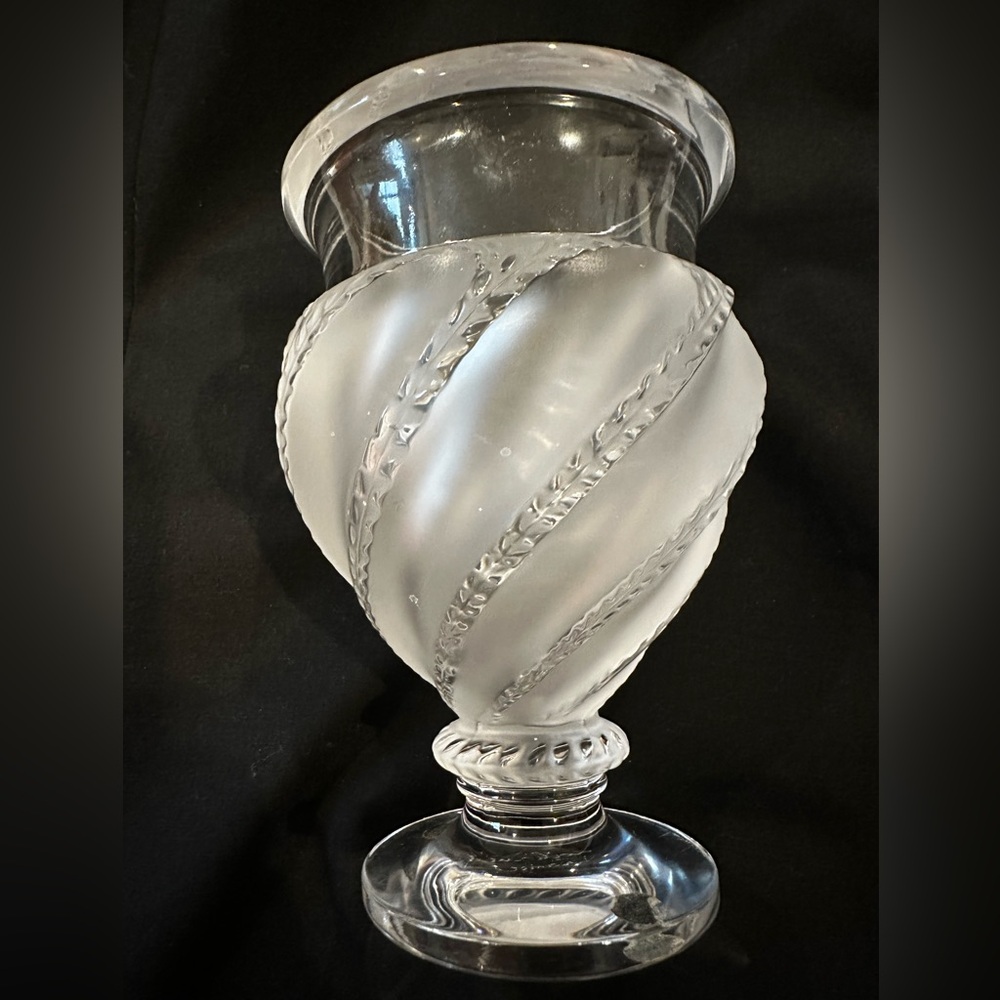 Lalique Ermenonville Frosted Crystal Vase-1950s-France-Leaf Vine-Glass-Bulbous - Picture 3 of 9